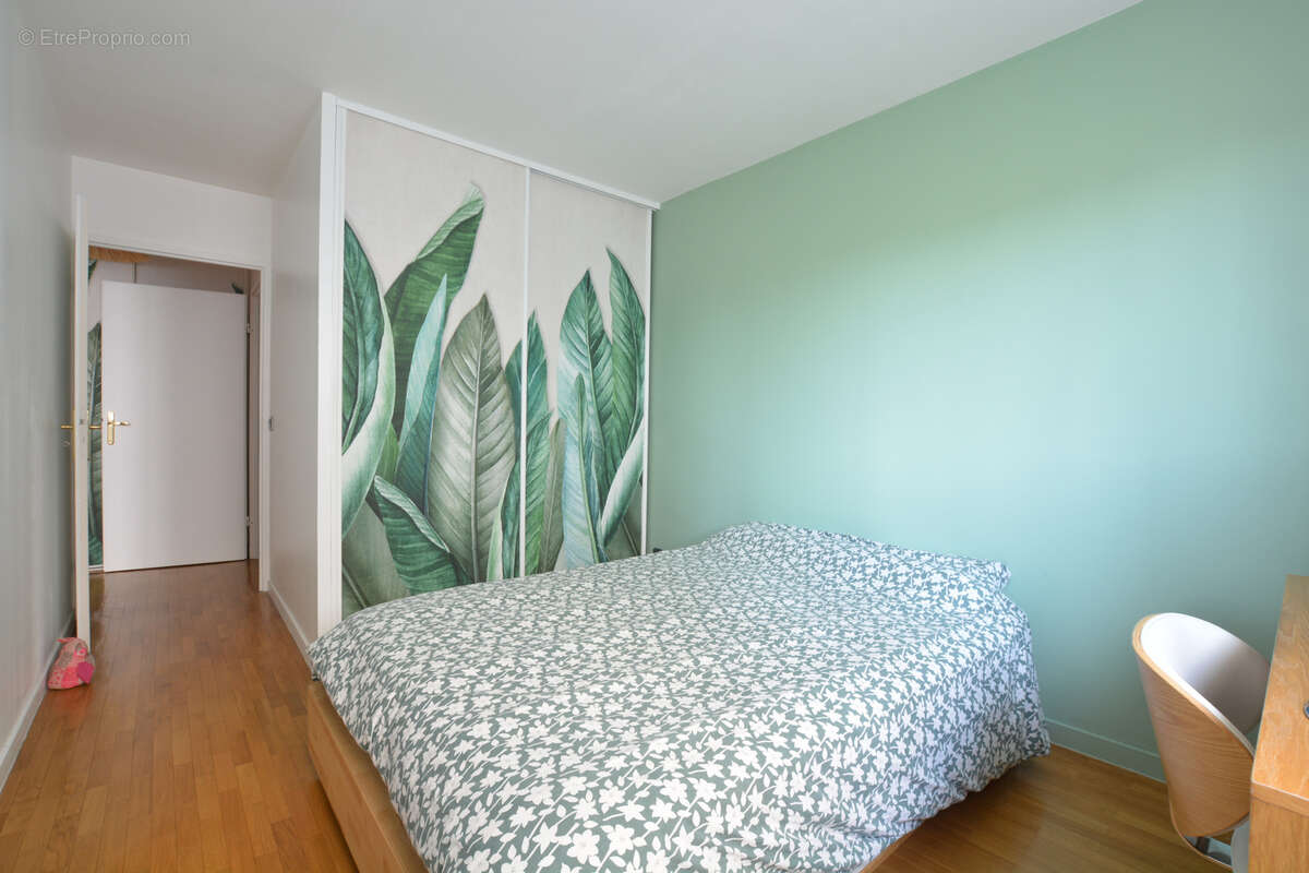 Appartement à COURBEVOIE