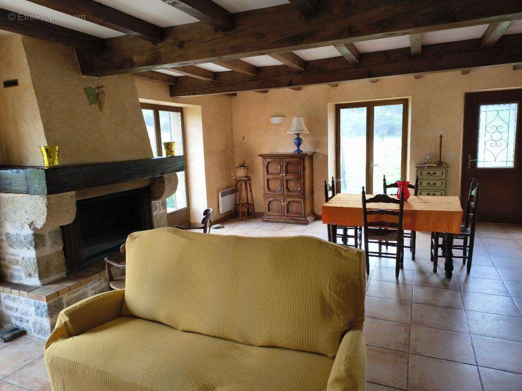Maison à ANTUGNAC