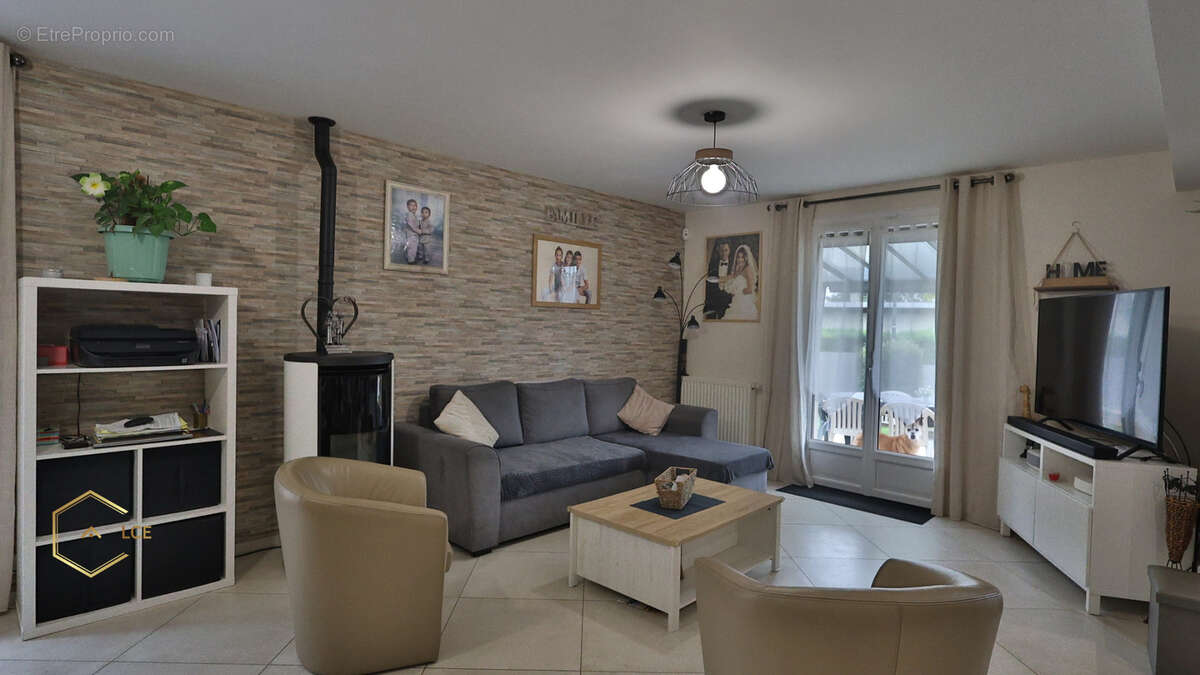 Maison à SAINTRY-SUR-SEINE