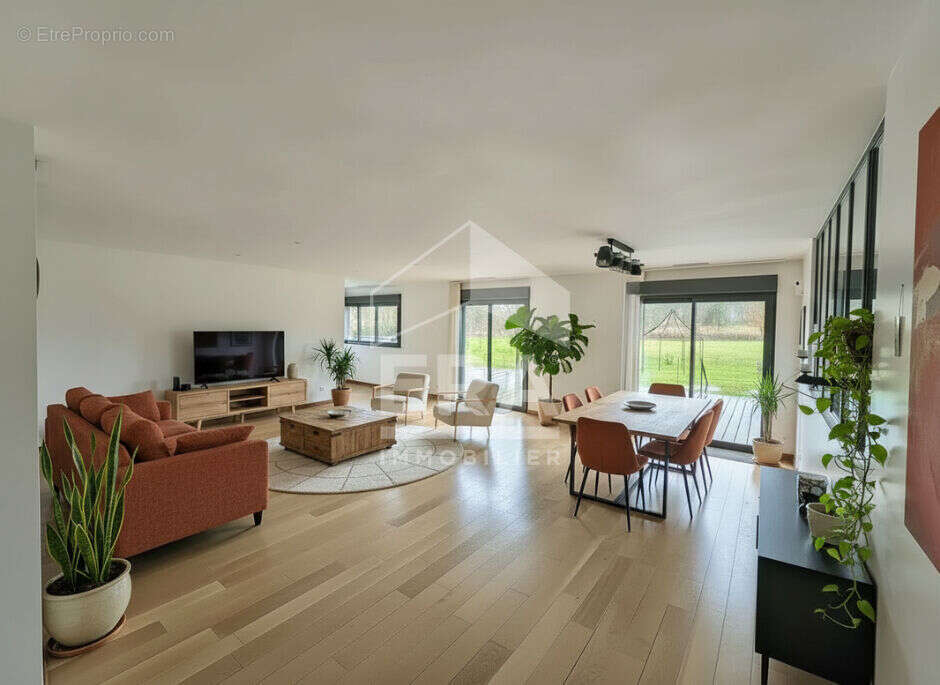 Maison à SAINT-SEURIN-SUR-L'ISLE