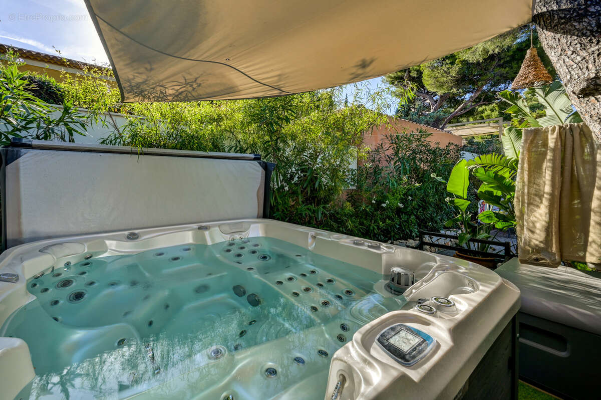 Appartement à SANARY-SUR-MER