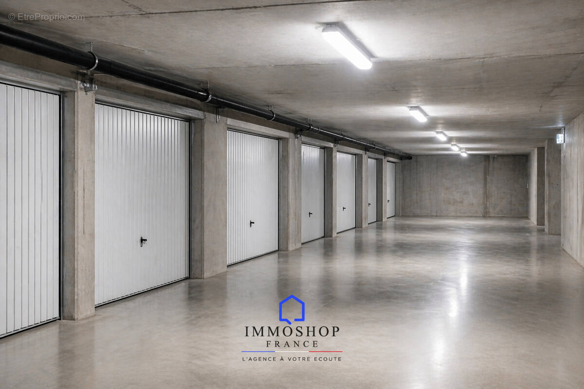 Parking à LE CANNET