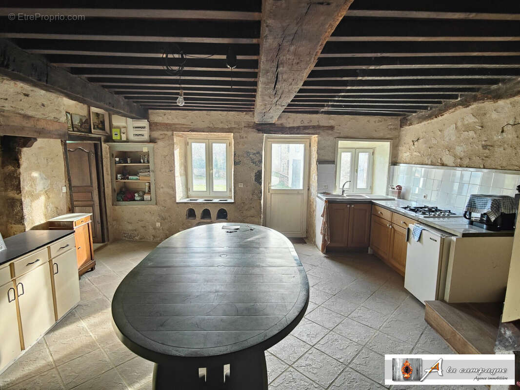 Maison à SAINT-MAURICE-PRES-PIONSAT