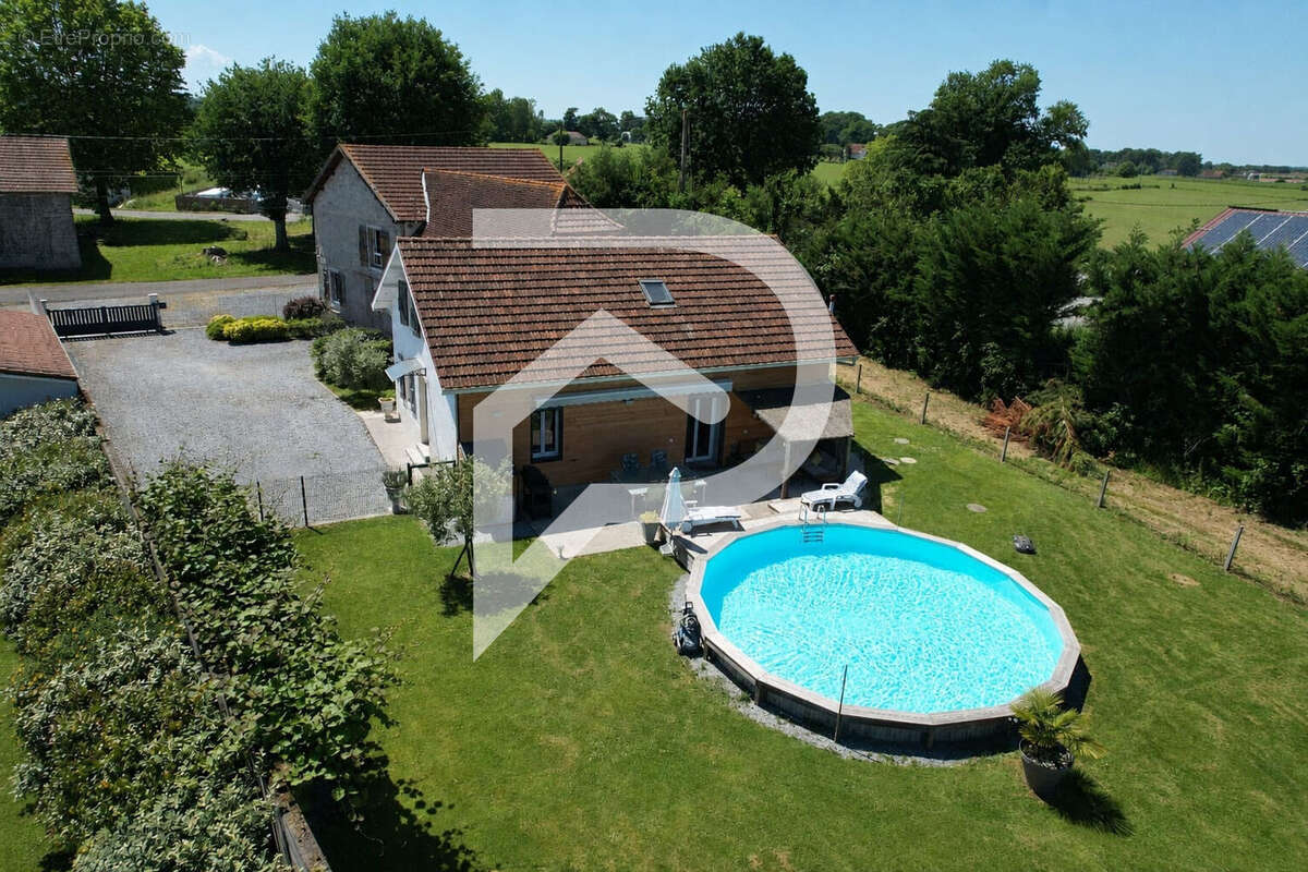Maison à UZAN