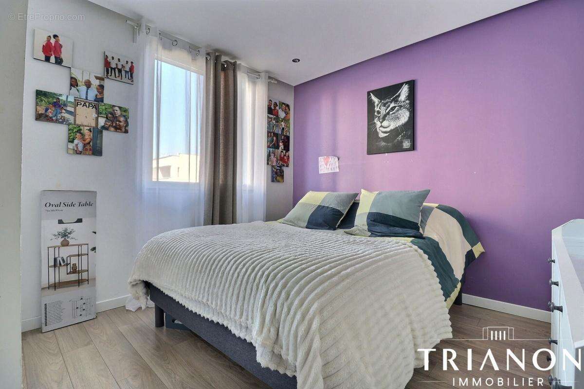Appartement à LES CLAYES-SOUS-BOIS