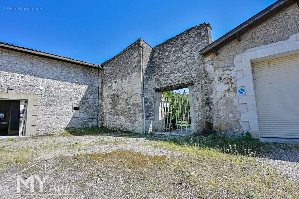 Maison à PORT-SAINTE-FOY-ET-PONCHAPT