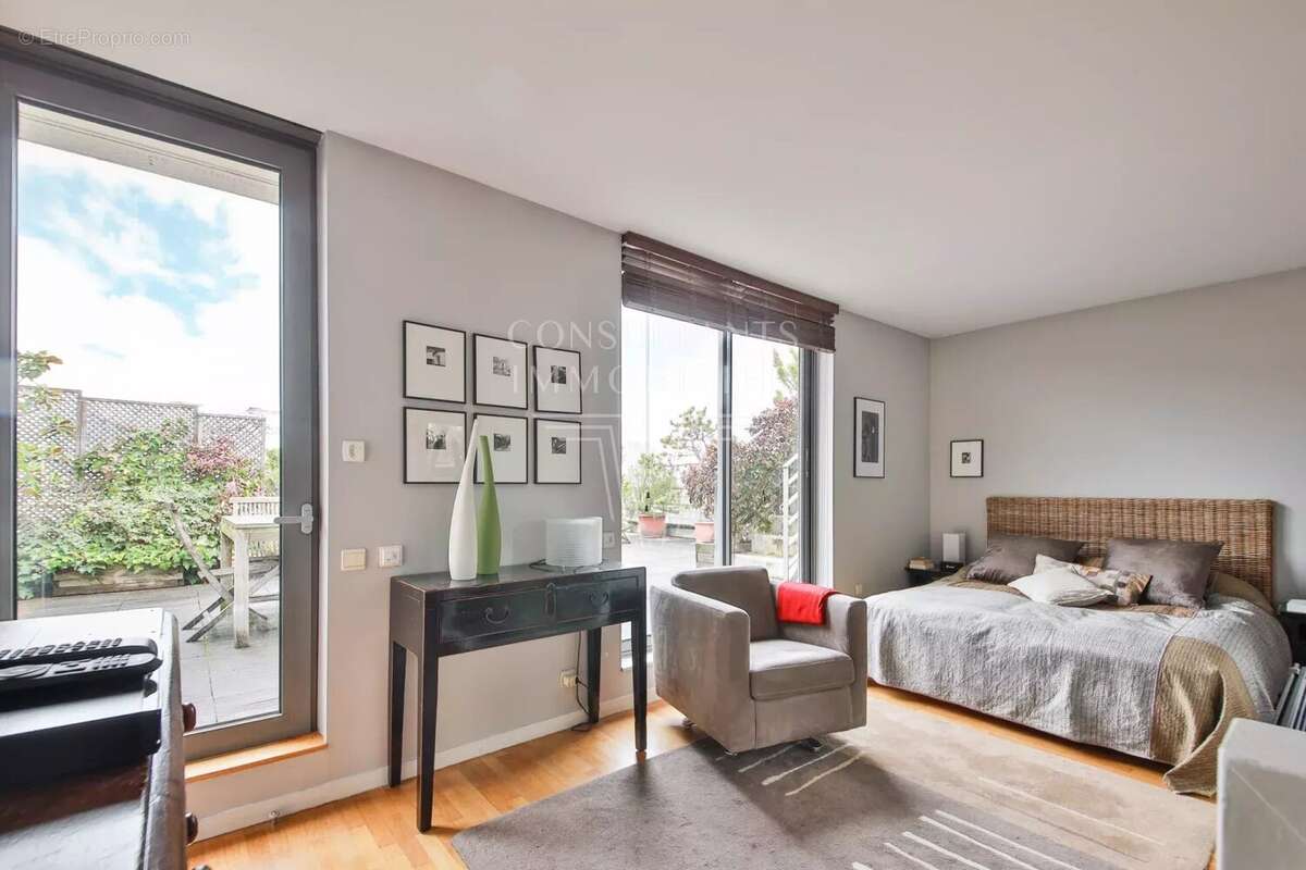 Appartement à PARIS-15E