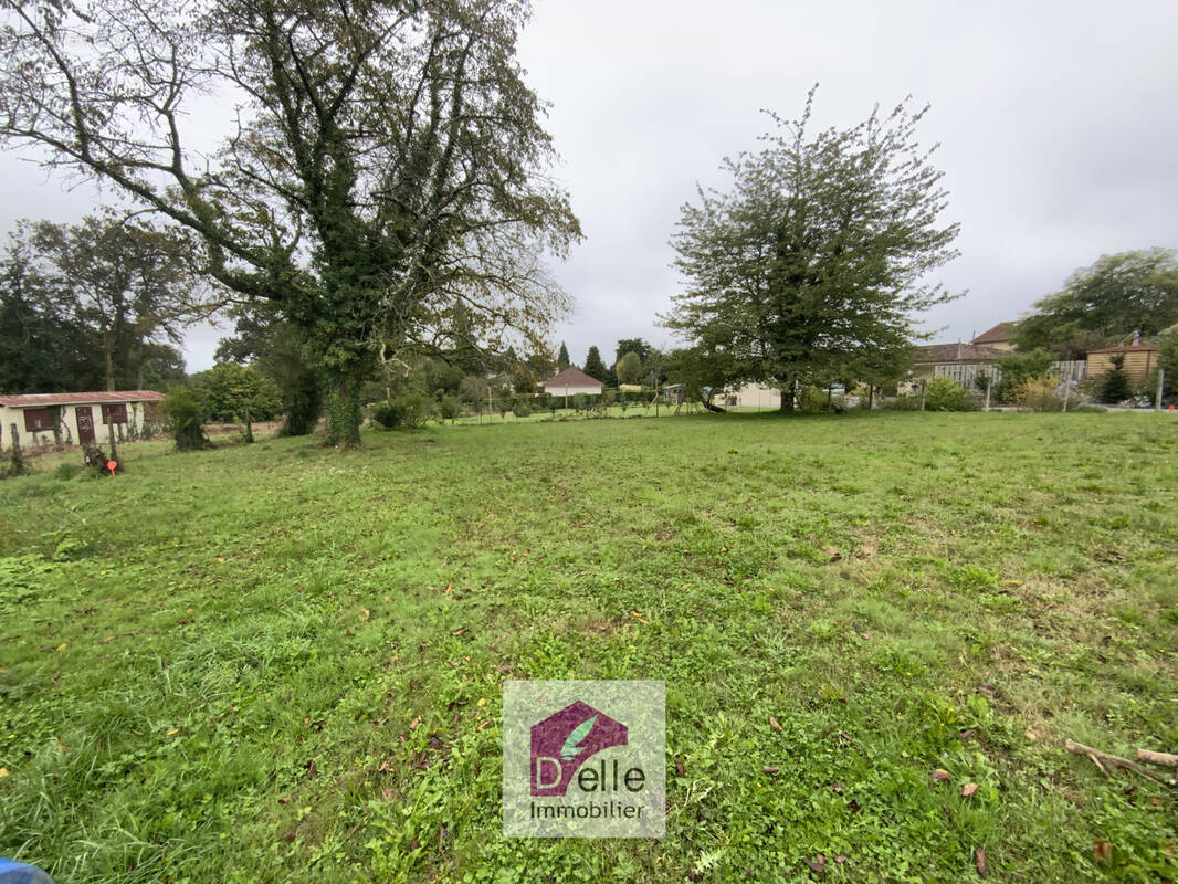 Terrain à RILHAC-RANCON