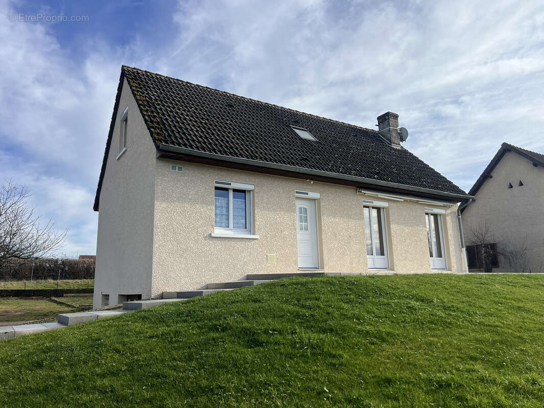 Maison à CHAROLLES