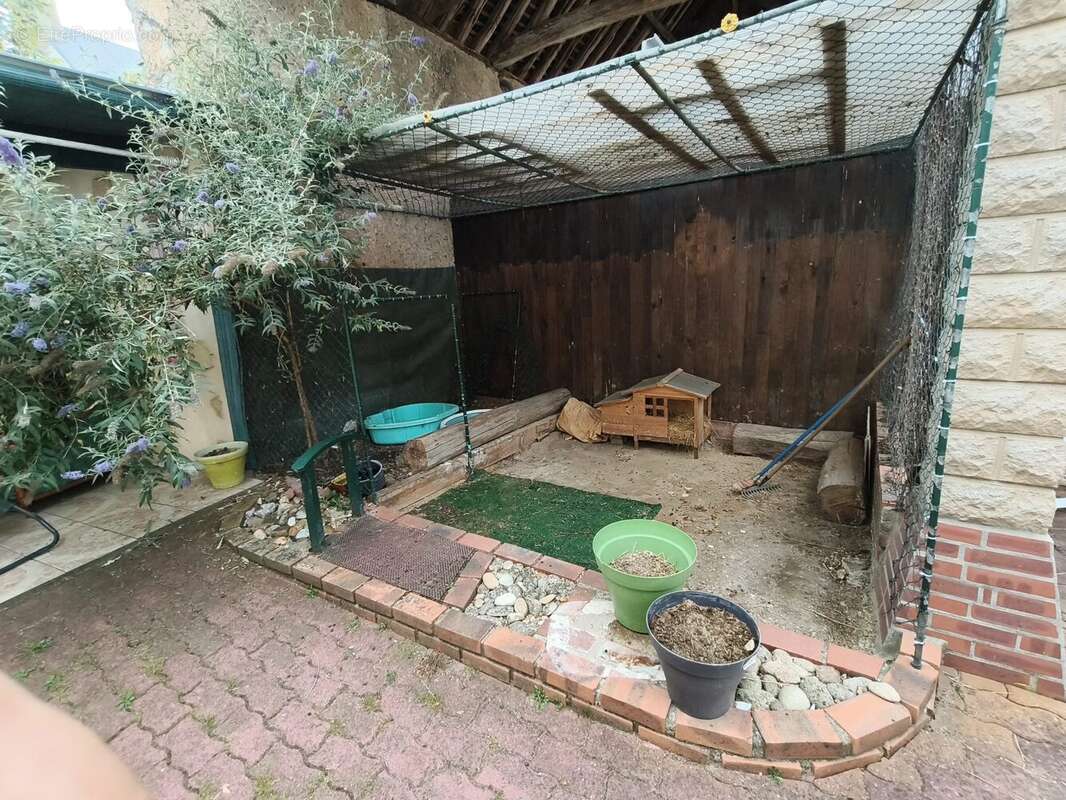 Maison 229 m² à Marcon  - photo 2