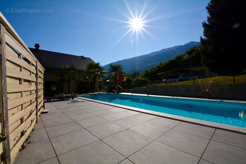 Maison à SAINTE-HELENE-SUR-ISERE