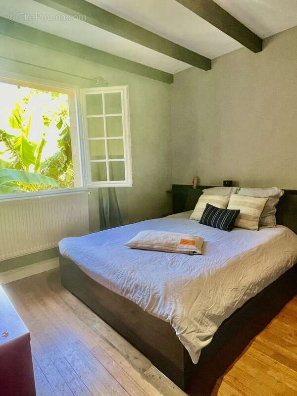 Maison à PAREMPUYRE