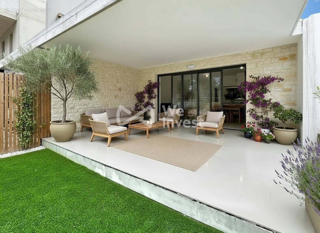 Appartement à SAINT-CLEMENT-DE-RIVIERE