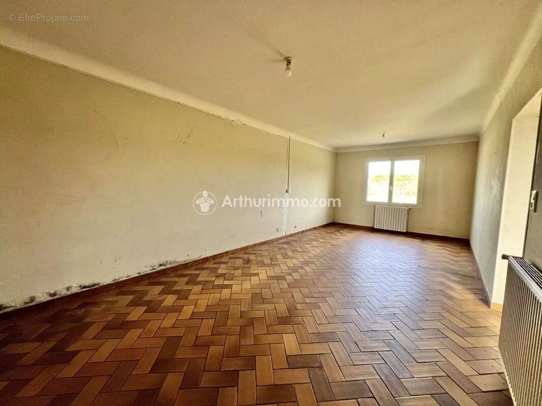 Maison à LES NOUILLERS