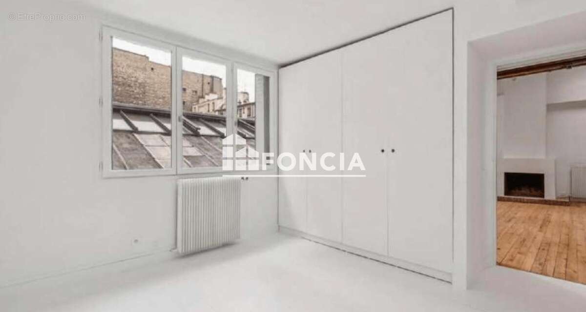 Appartement à PARIS-10E