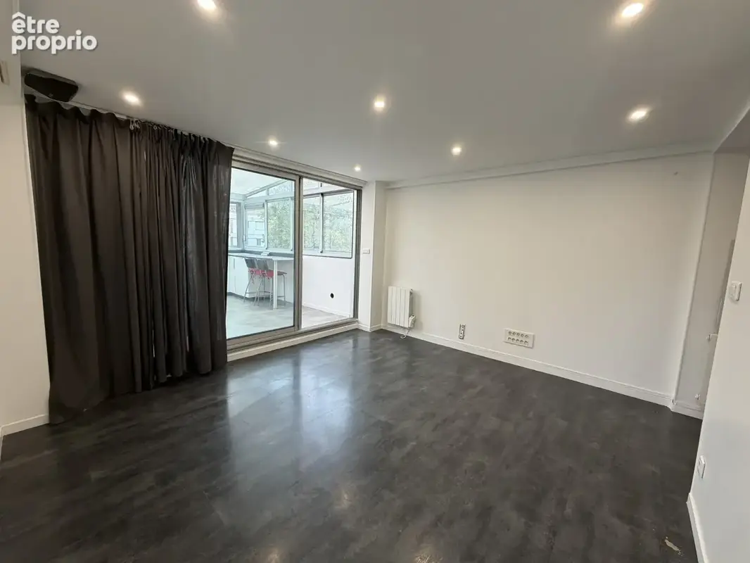F2 atypique de 60m2 et véranda - photo 8