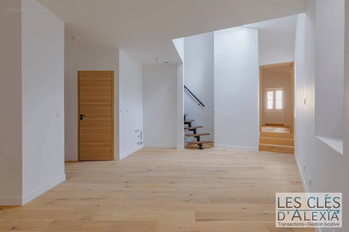 Appartement à SAINT-GENIS-LAVAL