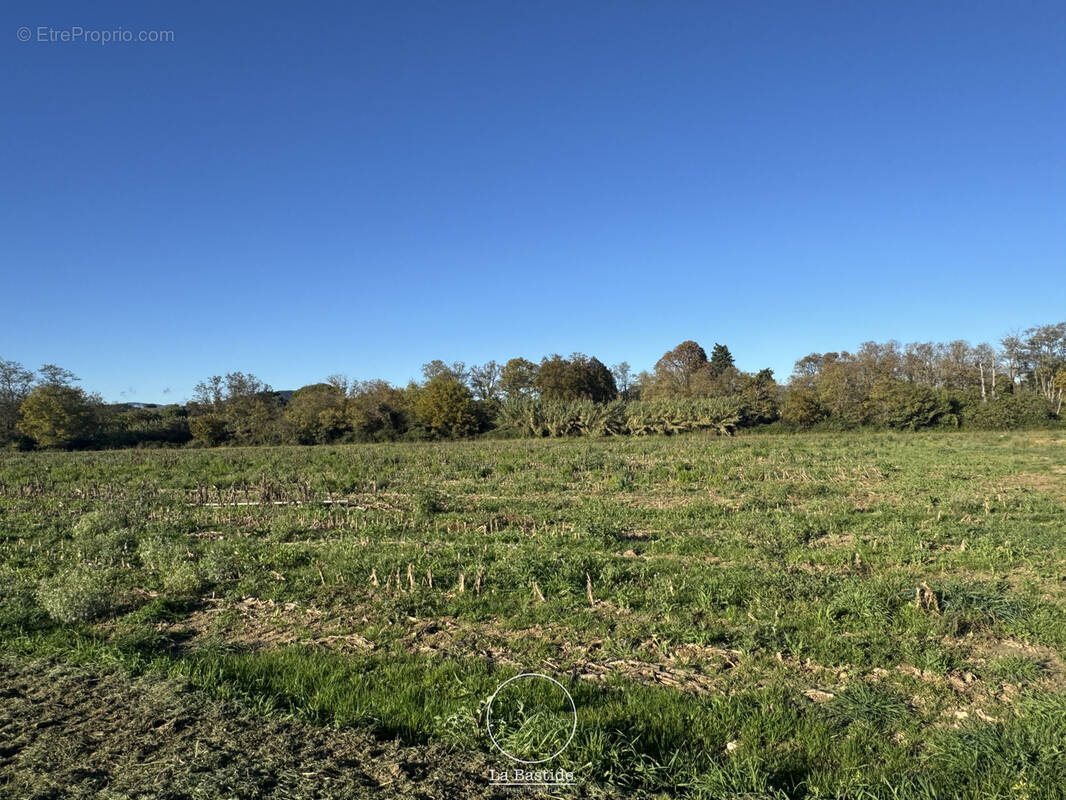 Terrain à MONTBOUCHER-SUR-JABRON
