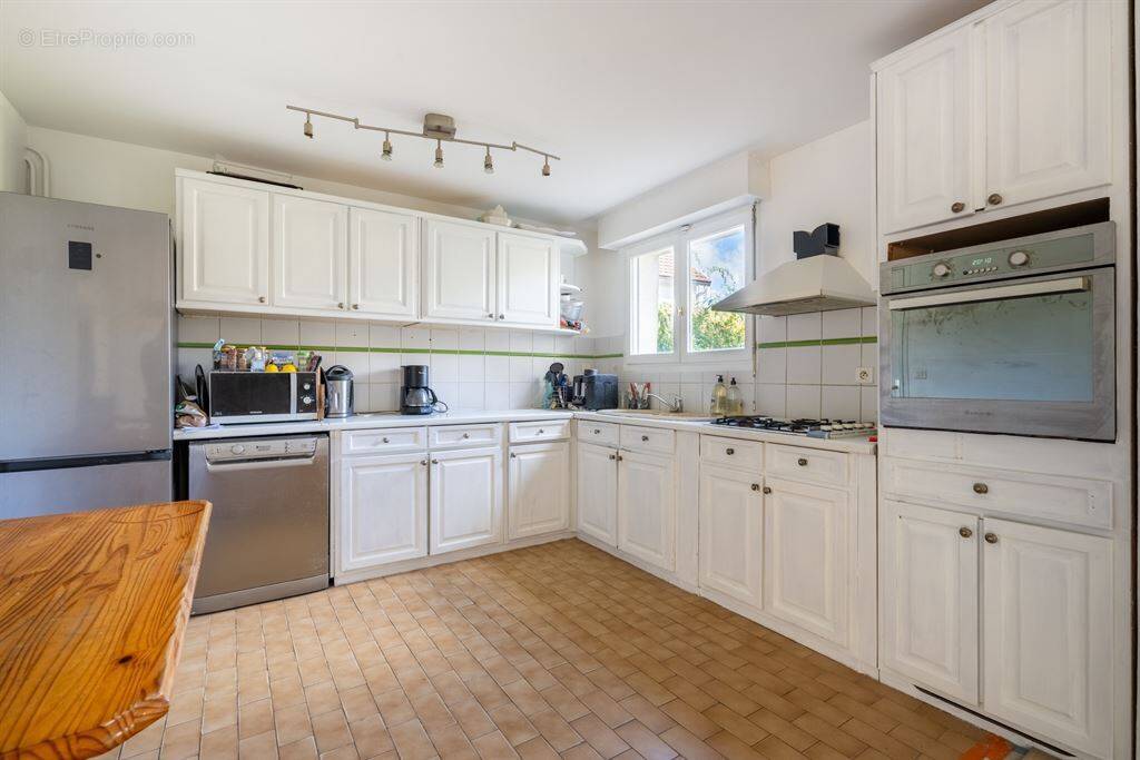 Maison à VERNEUIL-SUR-SEINE