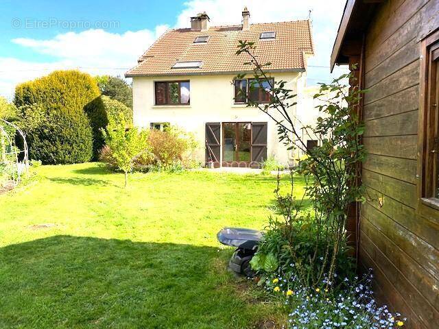 Maison à LE PERRAY-EN-YVELINES