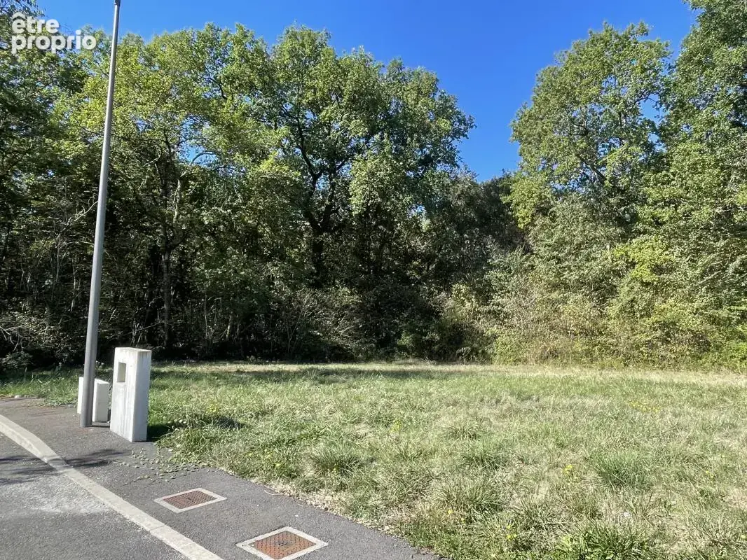 Photo Terrain à Saint-Yrieix-Sur-Charente au prix de 65 450€