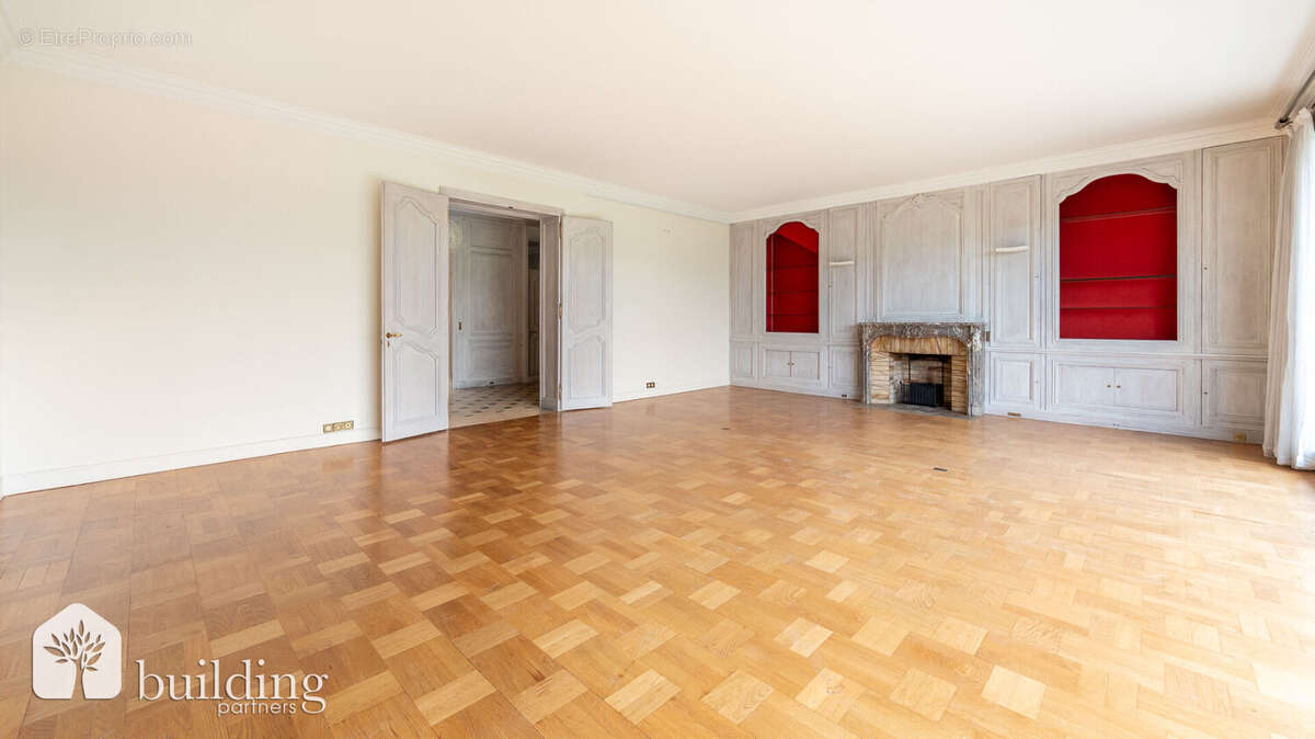 Paris 16ème - Avenue Foch - Appartement 5 pièces de 167 m² avec balcon filant - photo 4
