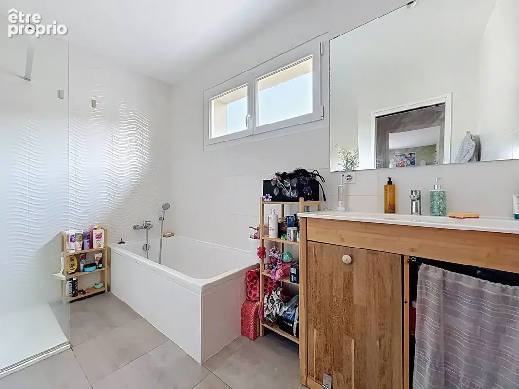 PESSAC PROCHE CENTRE, Maison 5 pièces avec jardin sans vis-à-vis + garage - photo 8