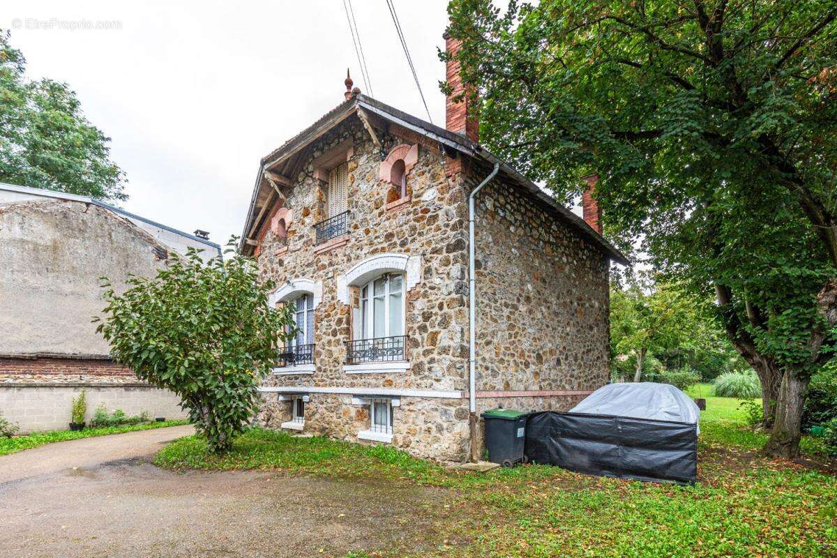 Maison à MONTMORENCY