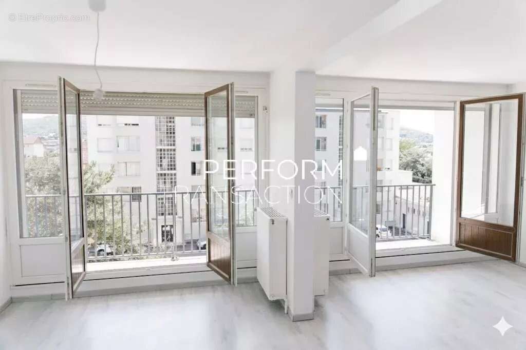 Appartement à ECHIROLLES