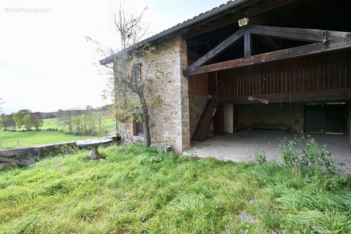 Maison à SAINT-HILAIRE-CUSSON-LA-VALMITTE