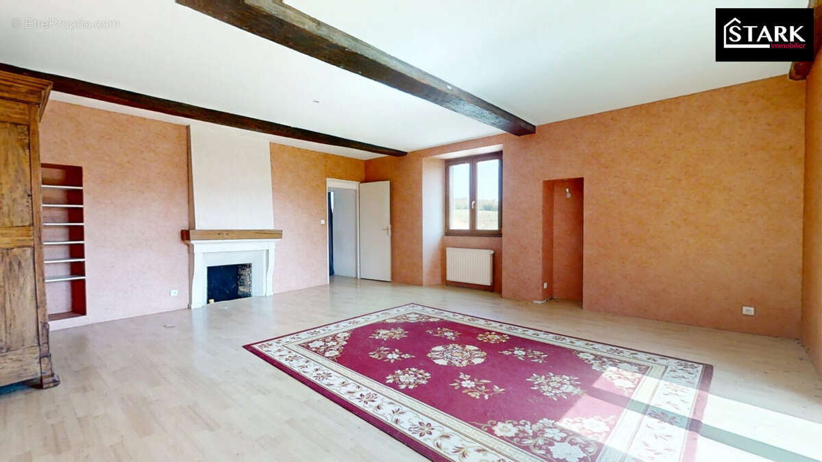 Appartement à LOMONT