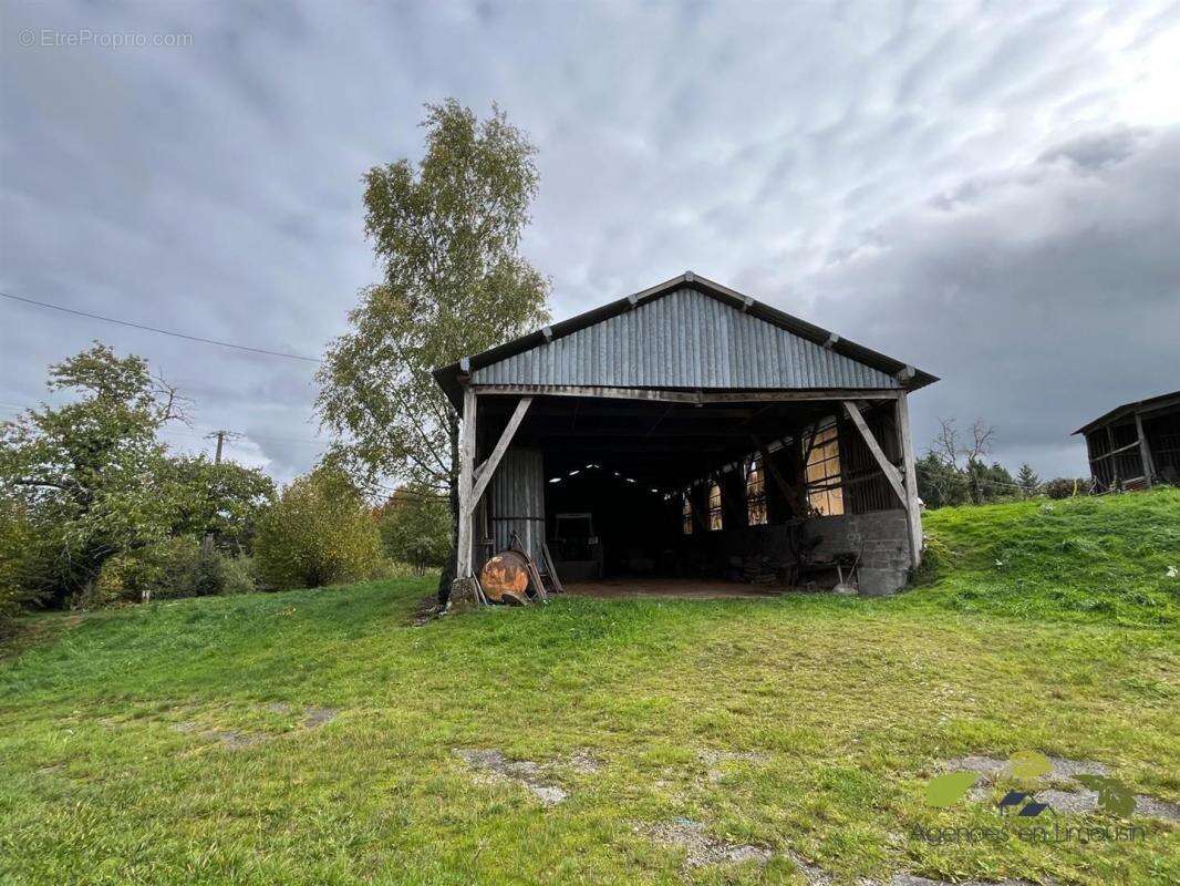 Maison à EYMOUTIERS