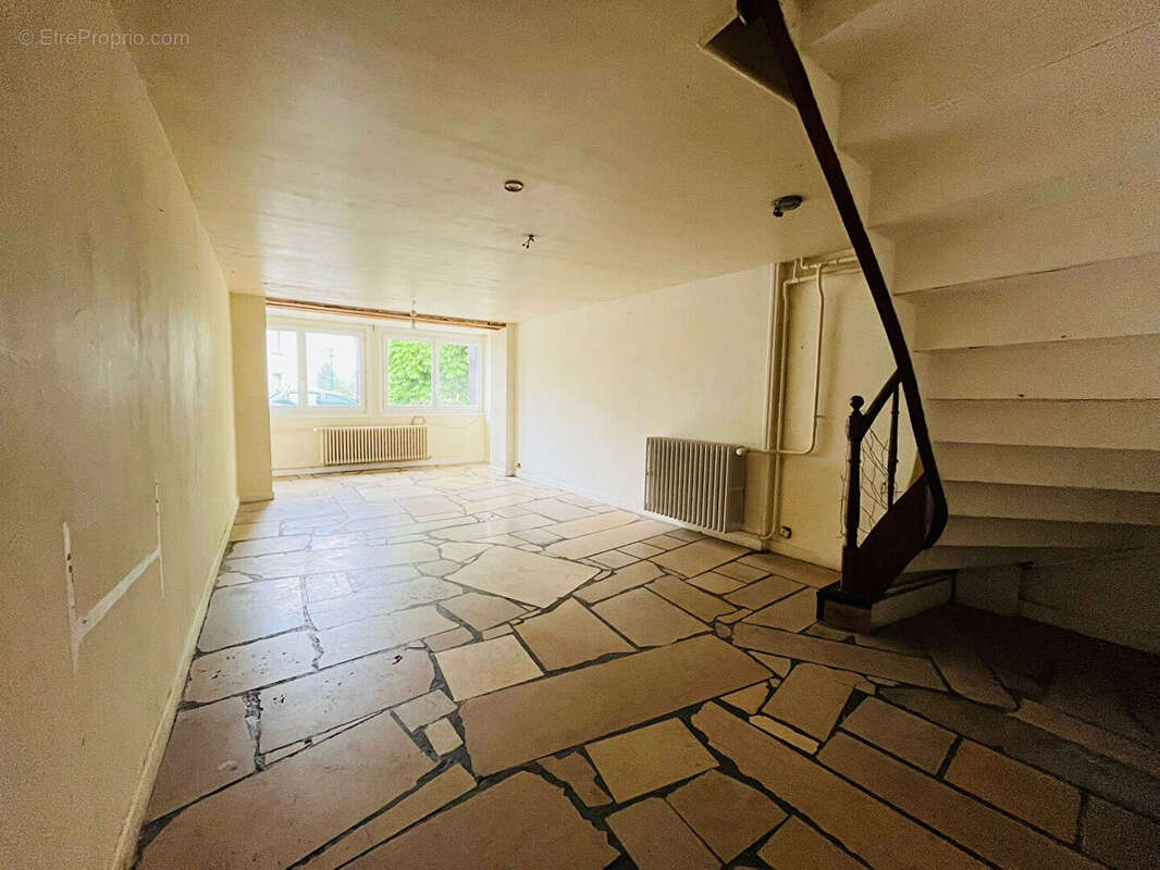 Maison à HAUTEVILLE-LOMPNES