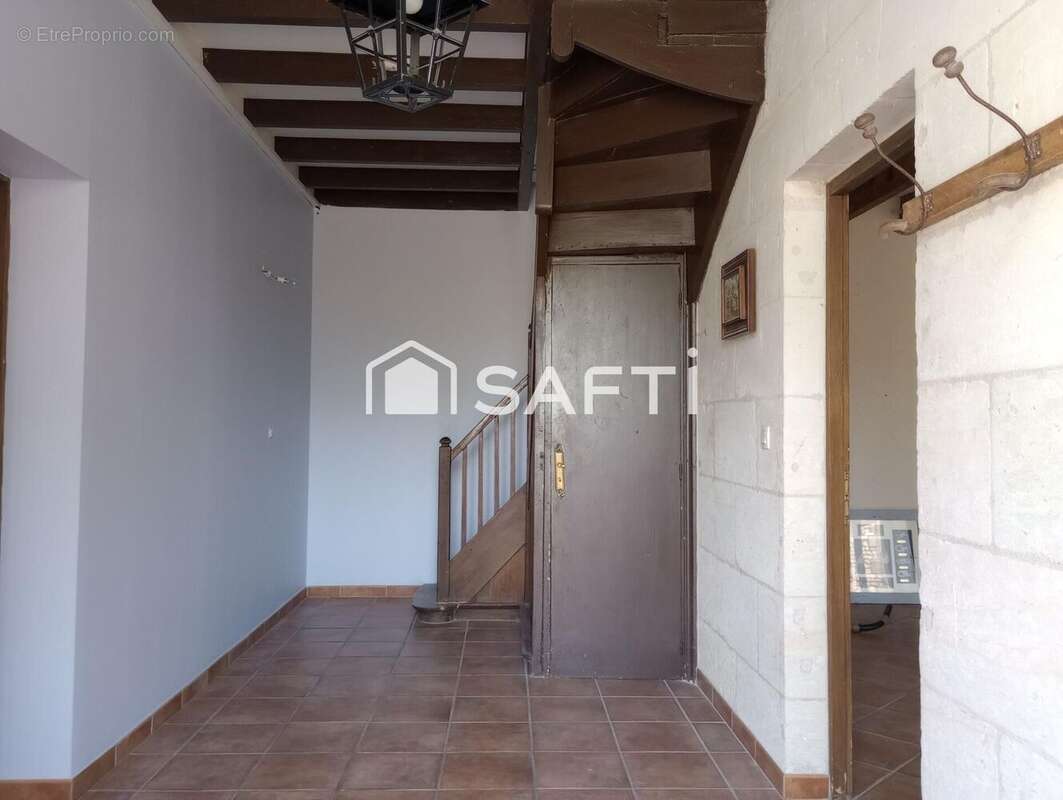Maison 282 m² à Montboyer  - photo 3