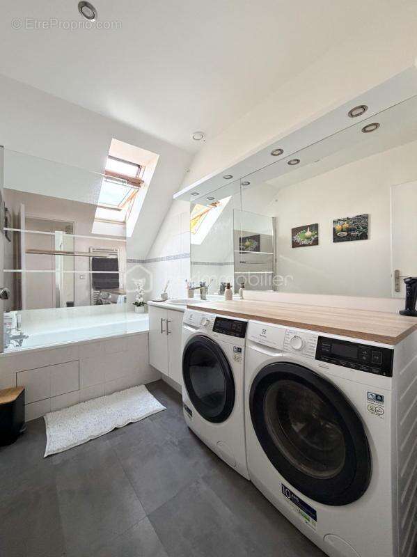 Maison à LE COUDRAY-MONTCEAUX