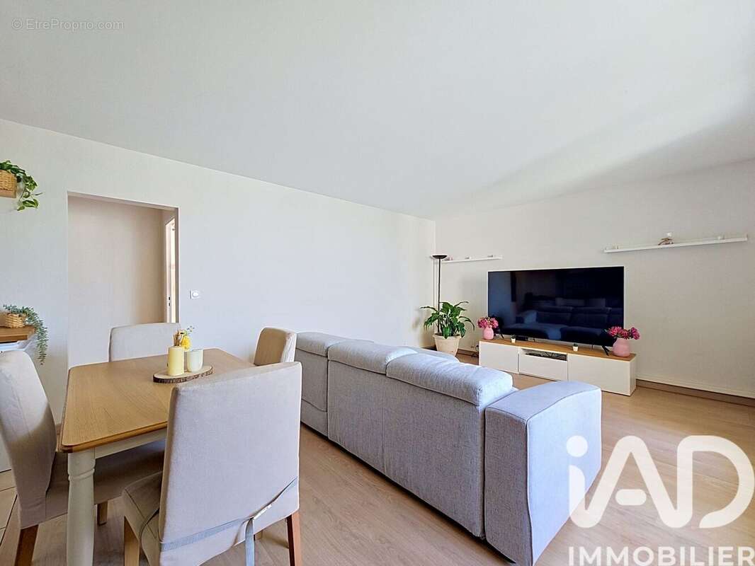 Photo 2 - Appartement à CORBEIL-ESSONNES