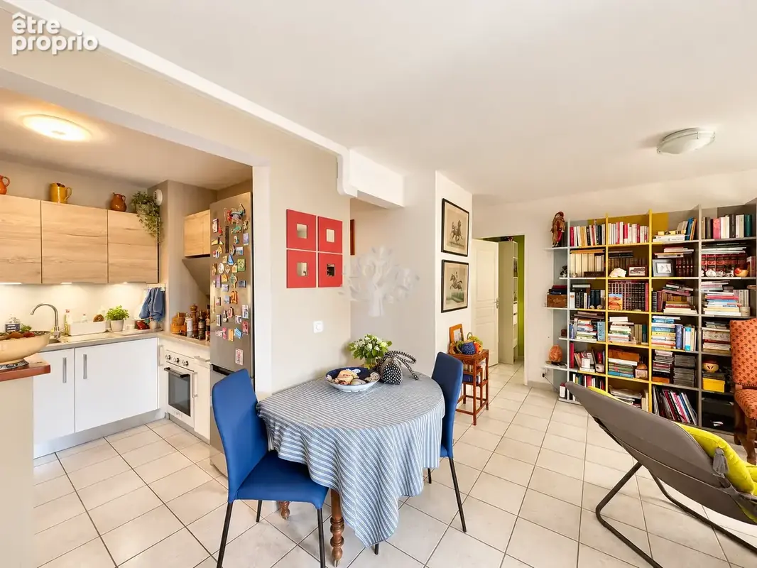 Centre-ville de sanary-sur-mer   t3 duplex de 91,60 m2  avec parking en sous-sol - photo 3