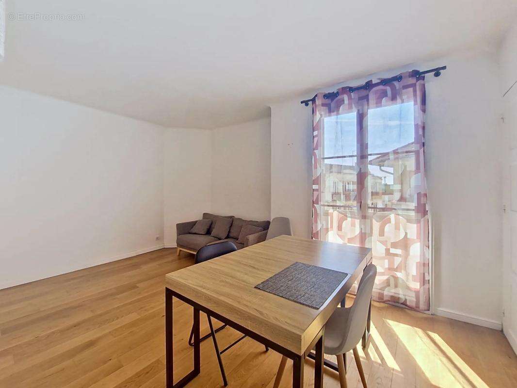 Appartement à ASNIERES-SUR-SEINE