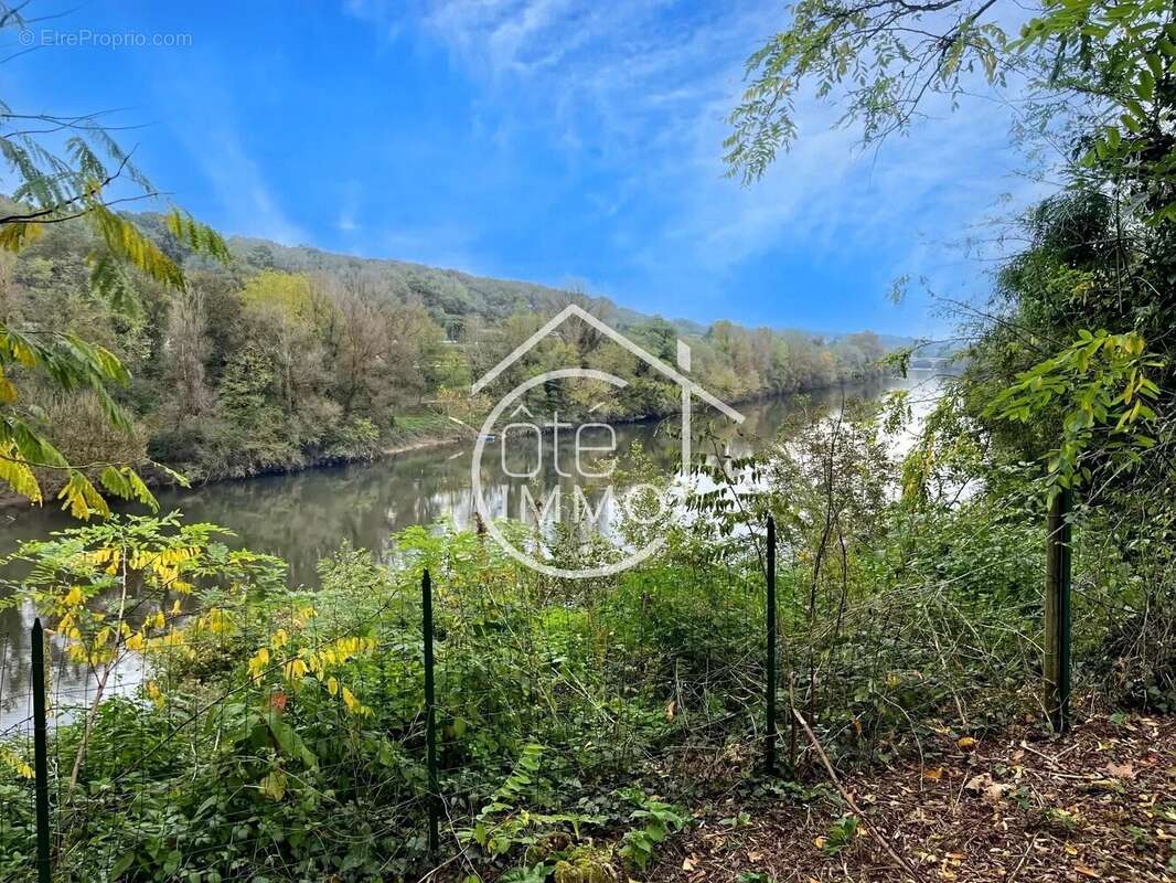 Maison à COURS-DE-PILE