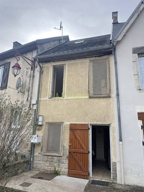 Maison à CHAMBON-SUR-LAC