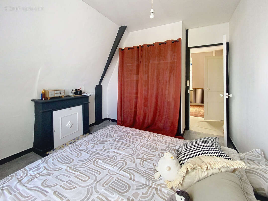 Maison à DONVILLE-LES-BAINS