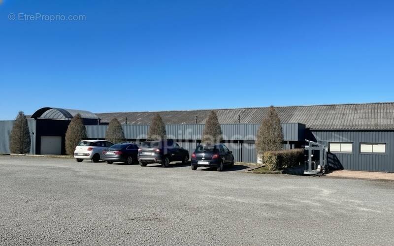 Commerce à TOUROUVRE