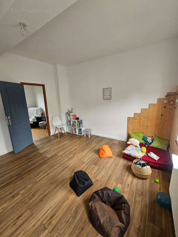 Appartement à ORIGNY-SAINTE-BENOITE