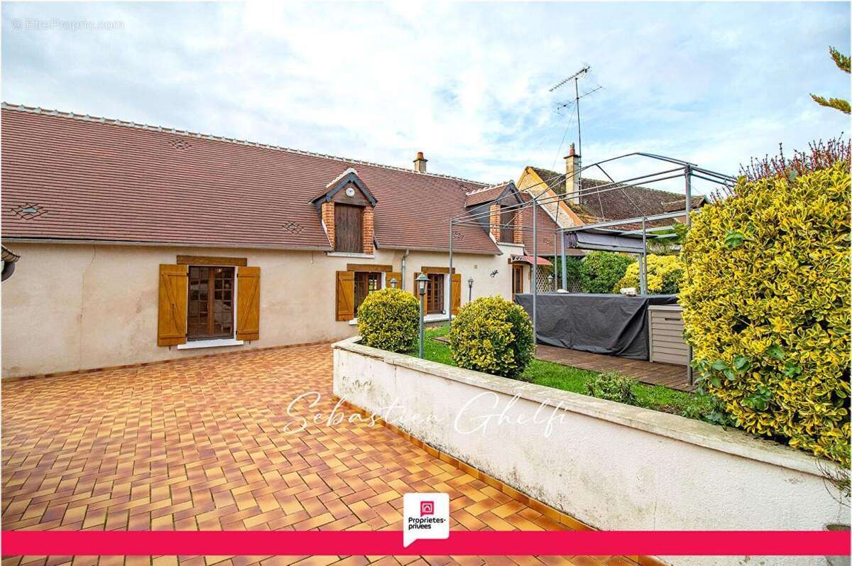belle maison de plain-pied avec hangar et grand terrain - photo 2