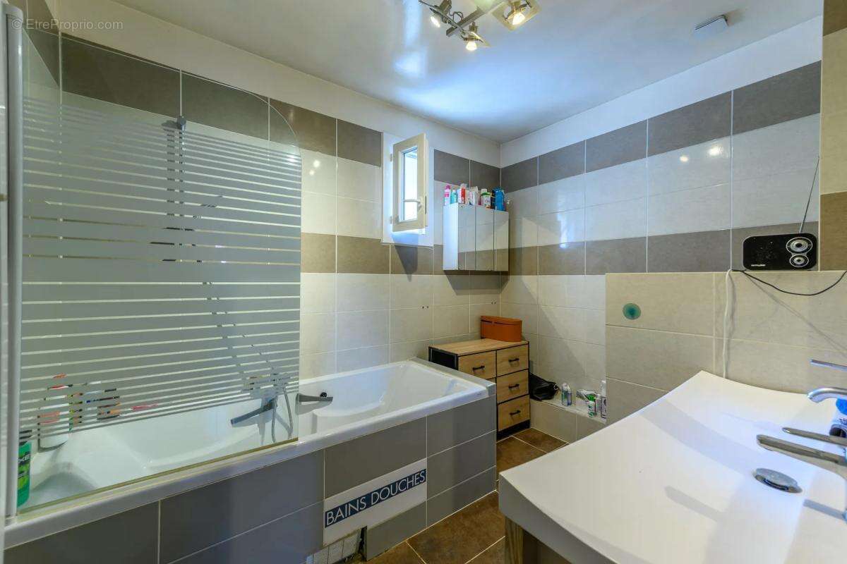 Maison à EMERAINVILLE