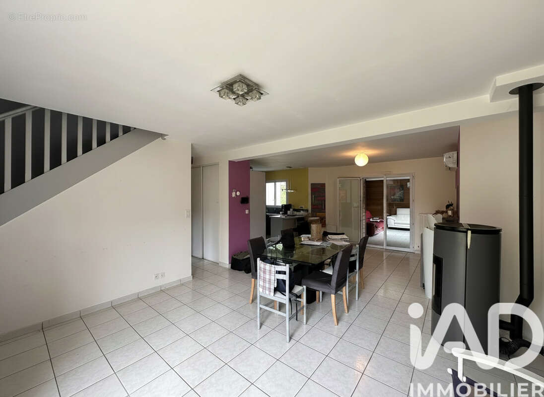 Photo 3 - Maison à LA MEZIERE