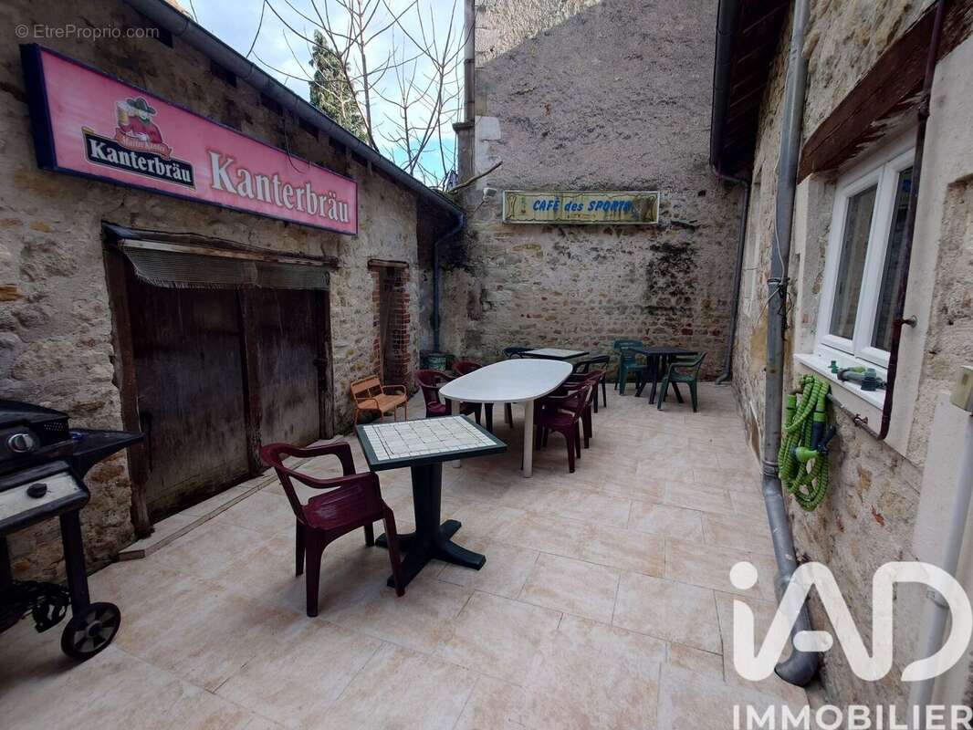 Photo 2 - Commerce à LA TRIMOUILLE