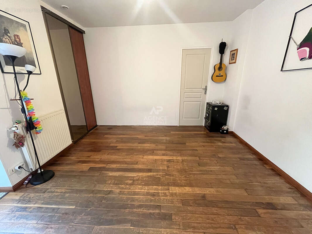 Appartement Pontoise 2  pièce(s) 37.34 m² avec terrasse sans vis à vis - photo 4