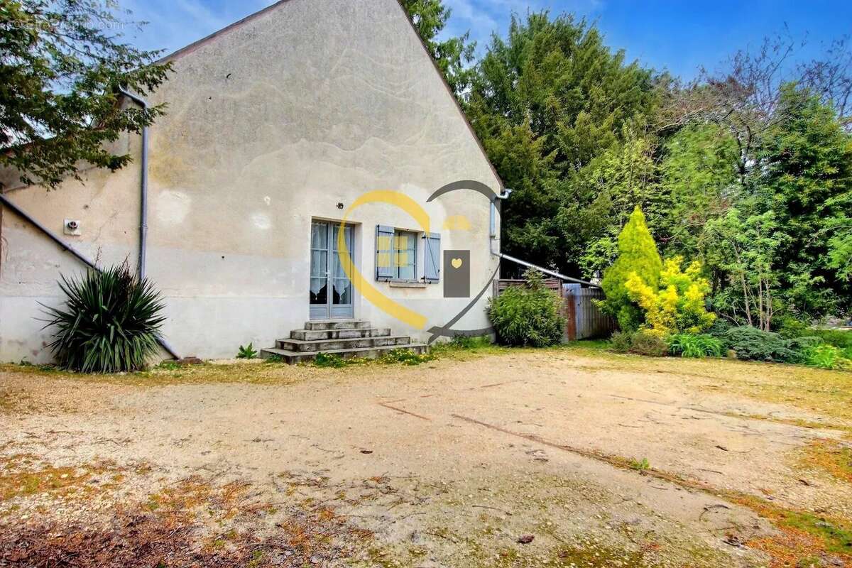 Maison à MEHUN-SUR-YEVRE