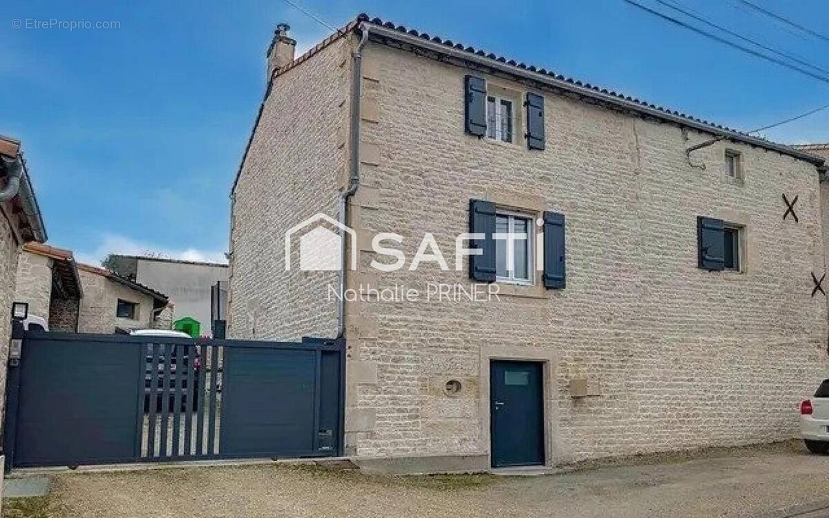 Photo 1 - Maison à VOUILLE